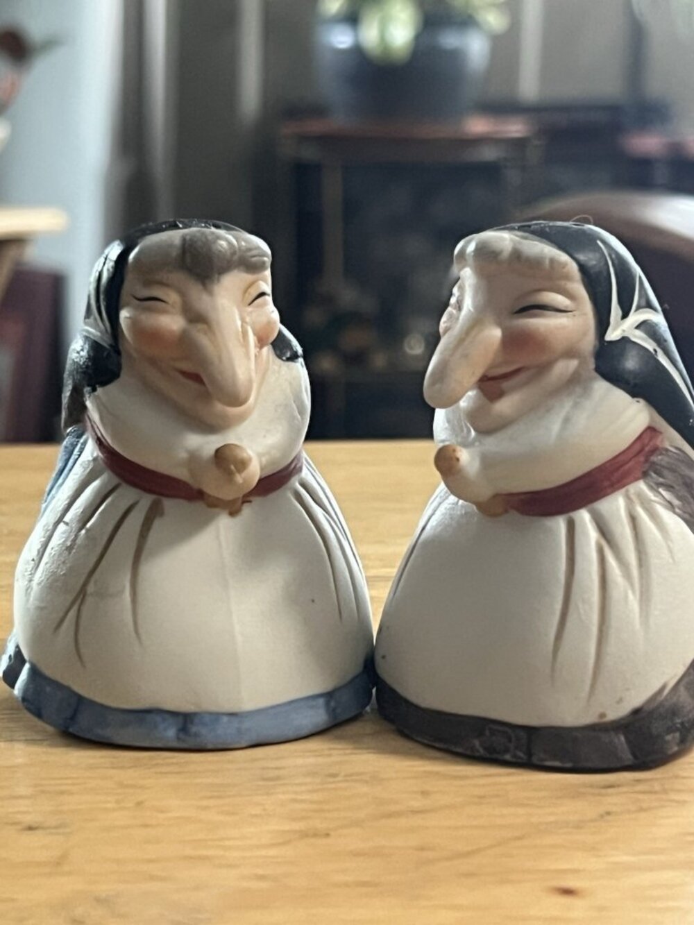 1980 Ceramic Kitchen Witch Salt Shaker Spice Baba Yaga Cottagecore Halloween